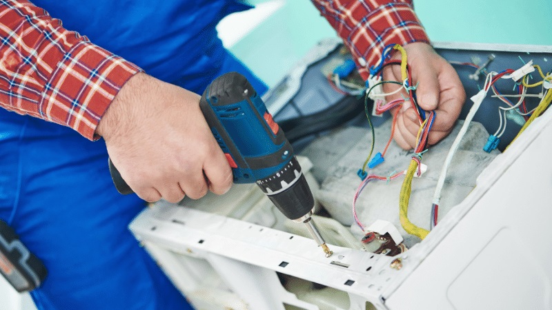 Alaşehir Ferroli Ferroli çamaşır makinesi kart tamiri – Su almama arızası orijinal parça ile giderildi. - Teknik servis örneği